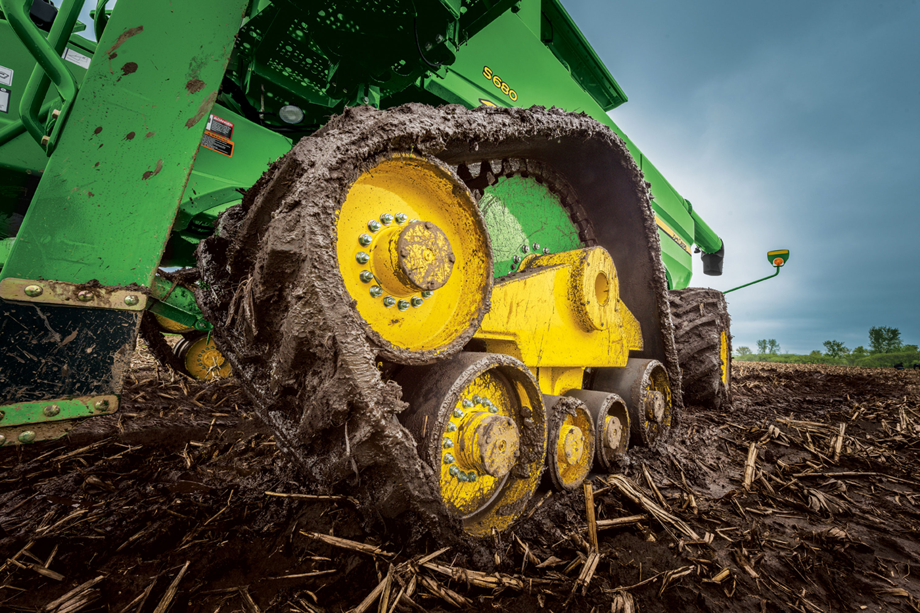 John Deere Combine Track in Mud 
