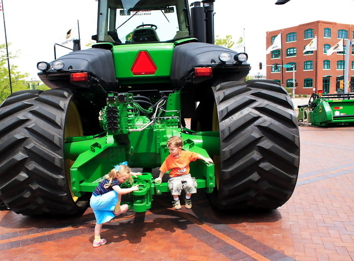john deere kid1 John Deere Tractors and the Children Who Love Them (25 pics)
