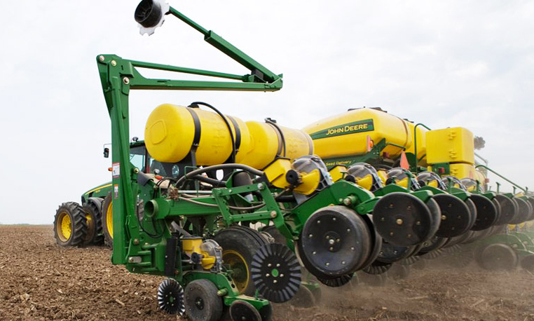 John Deere Drawn Planter Planting
