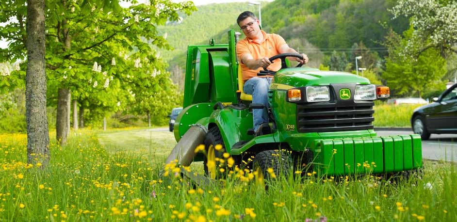 John Deere x700 Mower 