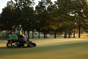 These mowers will specialize in golf course maintenance, offering offset cutting units and right-hand Command Arm-mounted controls.