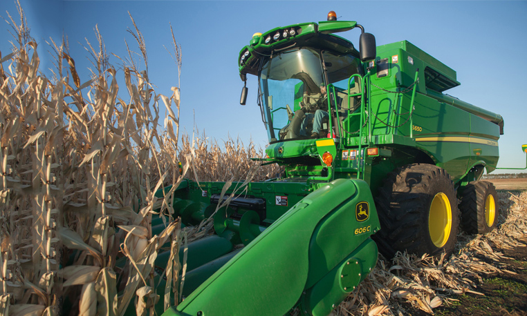John Deere S650