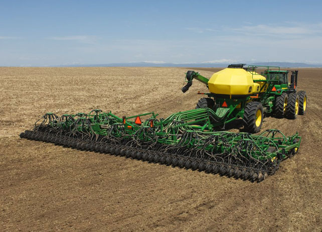 John Deere Air Seeding on Plains