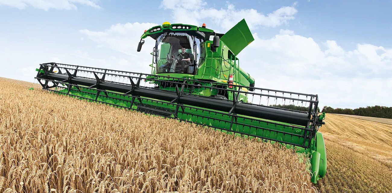 John Deere S600