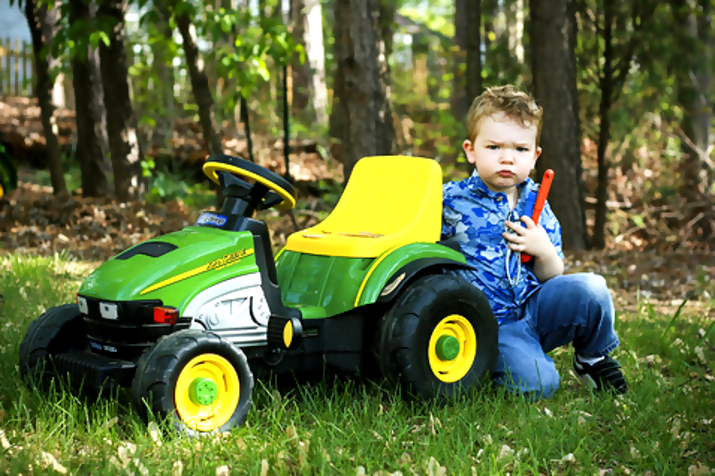 john deere kid4 John Deere Tractors and the Children Who Love Them (25 pics)