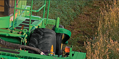 JD windrower self-propelled