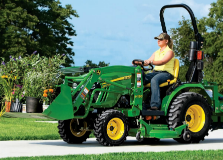Compact utility tractor