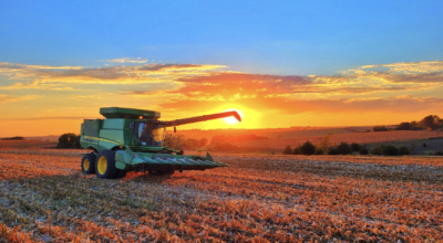 john deere harvesing equipment