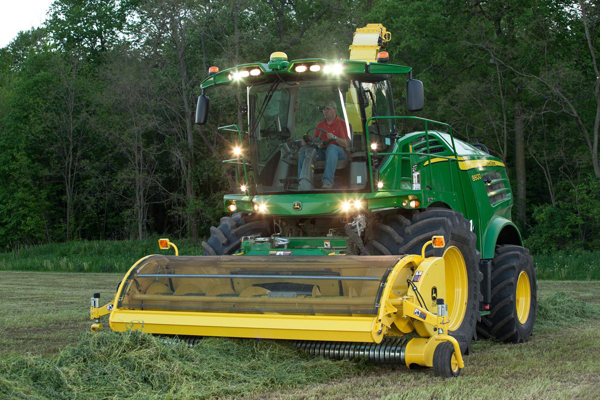 8000 Self Propelled Forage Harvester with Lights