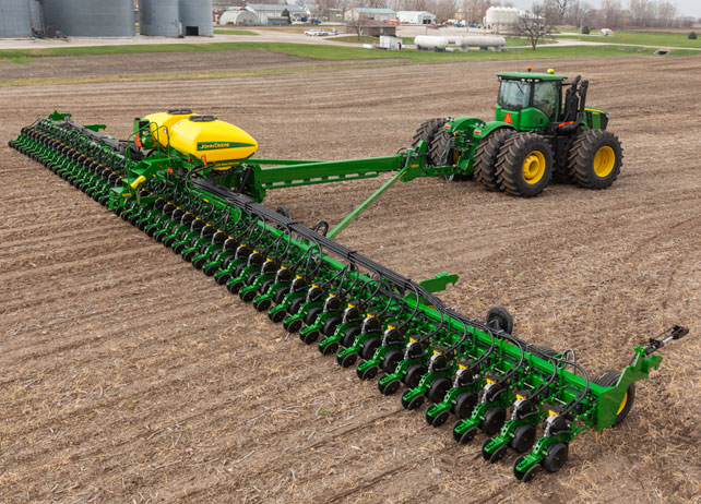John Deere DB Planter with Siloes