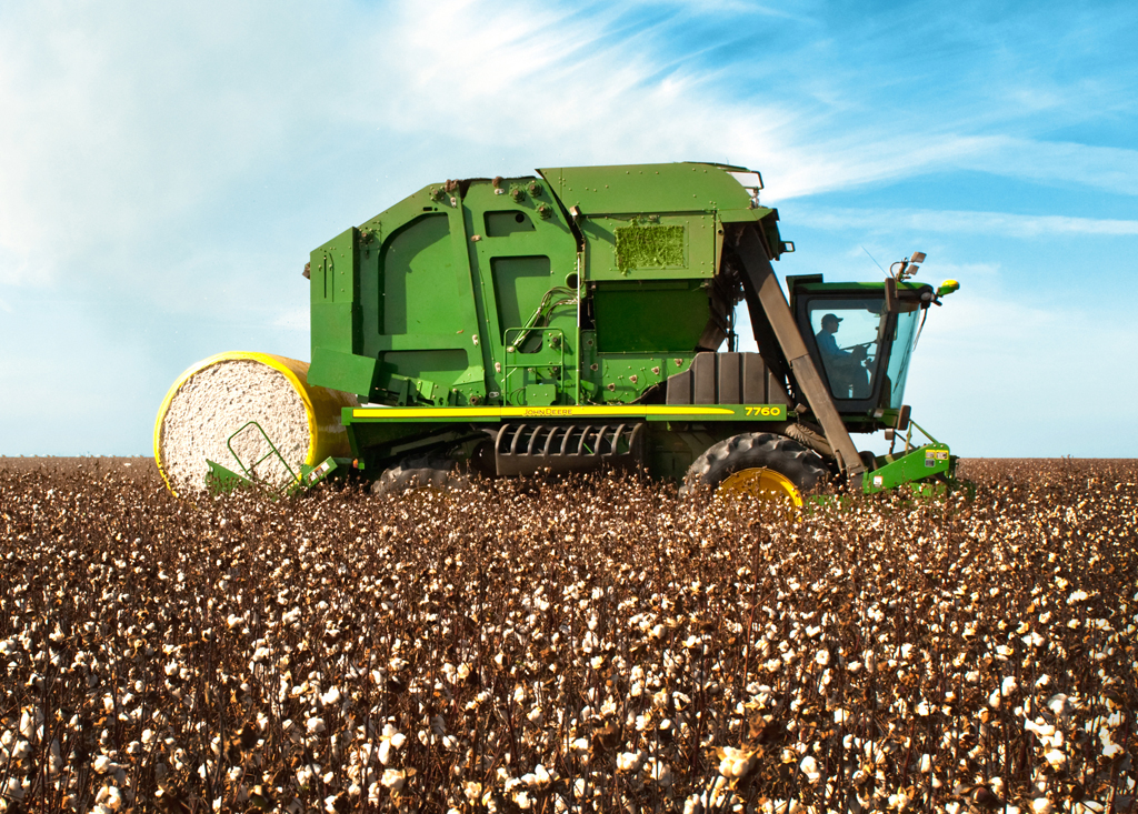 7760 Cotton Harvester 