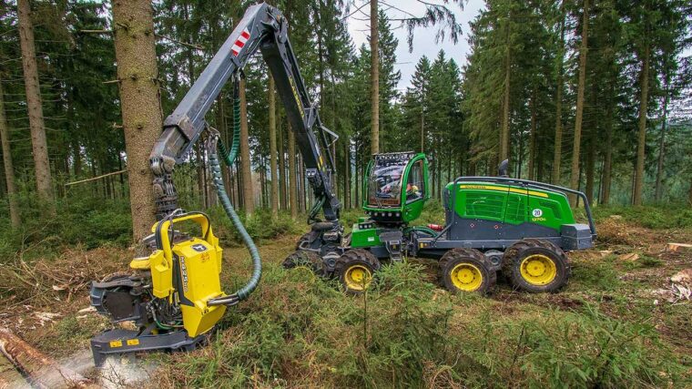 The John Deere 1270G Wheeled Harvester