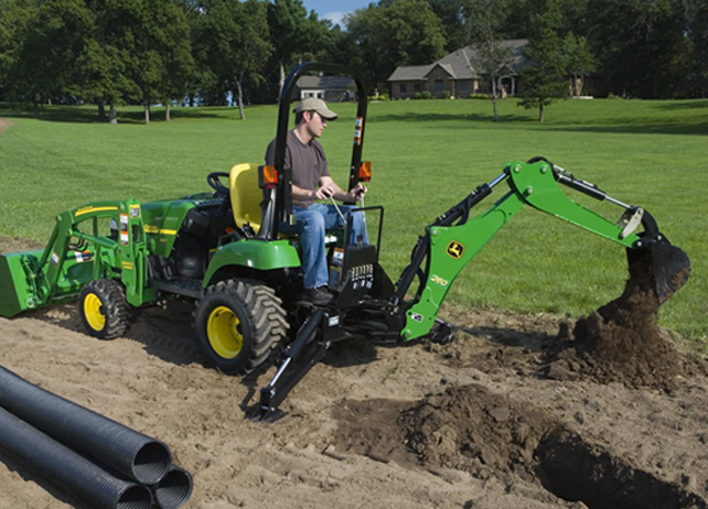 John Deere 1023E 