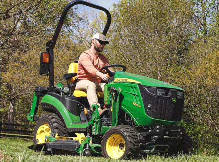 John Deere 1025R Sub-Compact Tractor